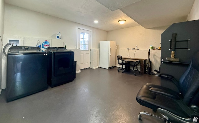 130 S 500 W, Roosevelt, UT 84066 - laundry room featuring independent washer and dryer