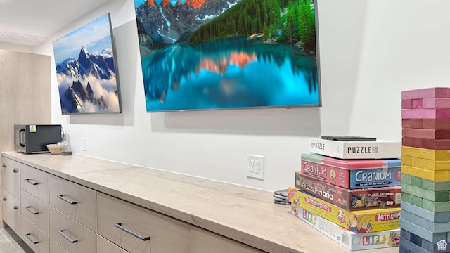 3000 Canyons Resort Dr Unit 4600, Park City, UT 84098 - interior details featuring visible vents and black microwave