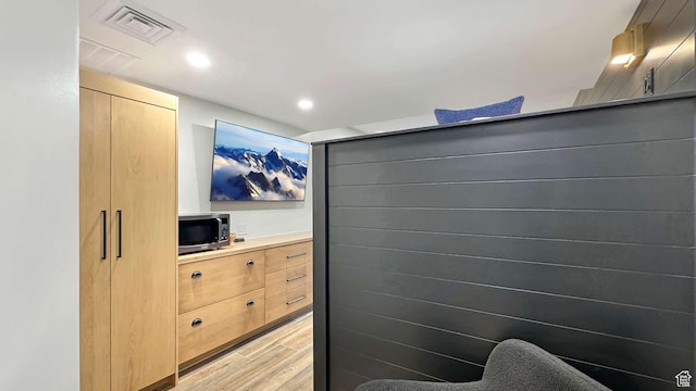 3000 Canyons Resort Dr Unit 4600, Park City, UT 84098 - sitting room featuring visible vents, light wood finished floors, and recessed lighting