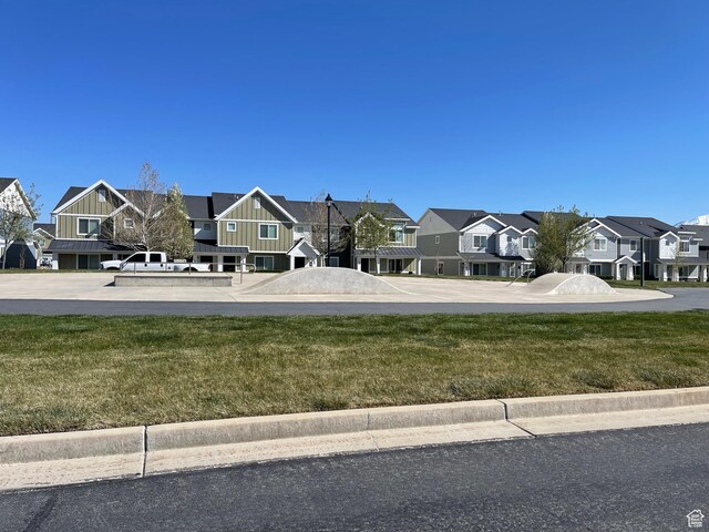 172 E Legacy Pkwy, Saratoga Springs, UT 84045 - view of yard with a residential view