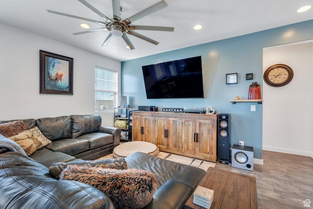 42 S 1060 W, Spanish Fork, UT 84660 - living area featuring baseboards, a ceiling fan, recessed lighting, and light wood finished floors