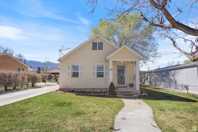 44 E 400 N, Manti, UT 84642 - bungalow-style house featuring a front yard and fence