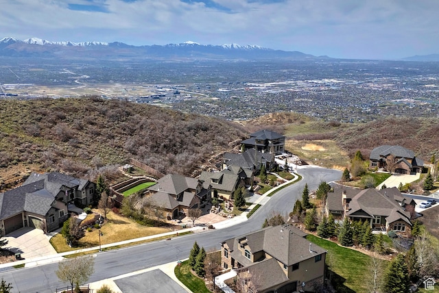 bird's eye view featuring a residential view and a mountain view