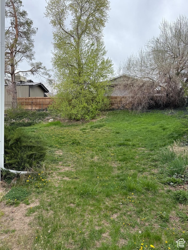 3049 S Orchard Dr Unit B, Bountiful, UT 84010 - view of yard featuring fence