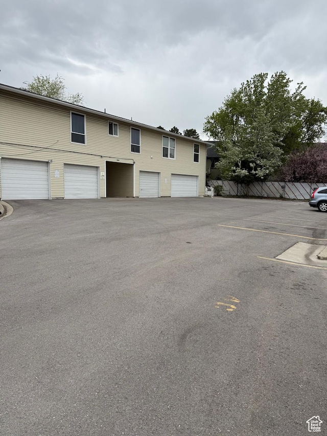 3049 S Orchard Dr Unit B, Bountiful, UT 84010 - view of garage