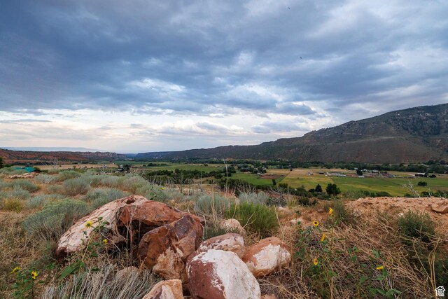 7528 W Red Cloud Loop Rd N, Vernal, UT 84078 - photo 2