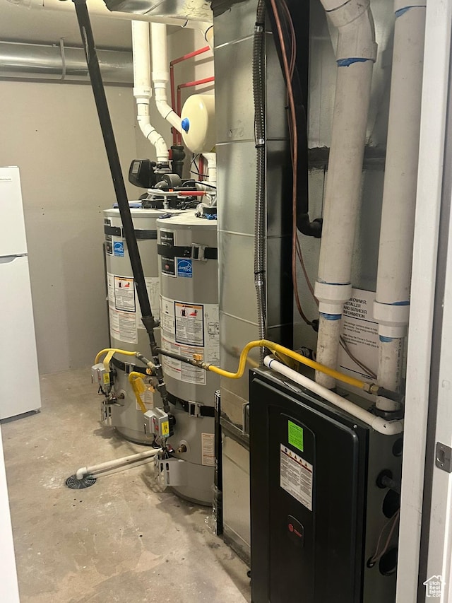 210 S 350 W, Bountiful, UT 84010 - utility room featuring strapped water heater and gas water heater