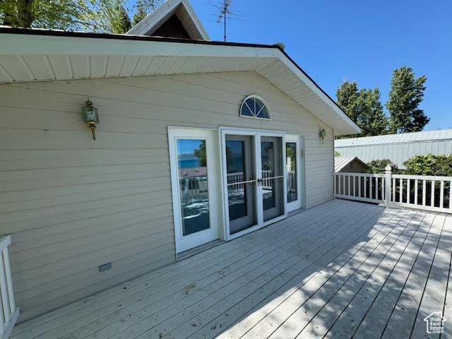1640 S Bear Lake Blvd, Garden City, UT 84028 - view of wooden terrace