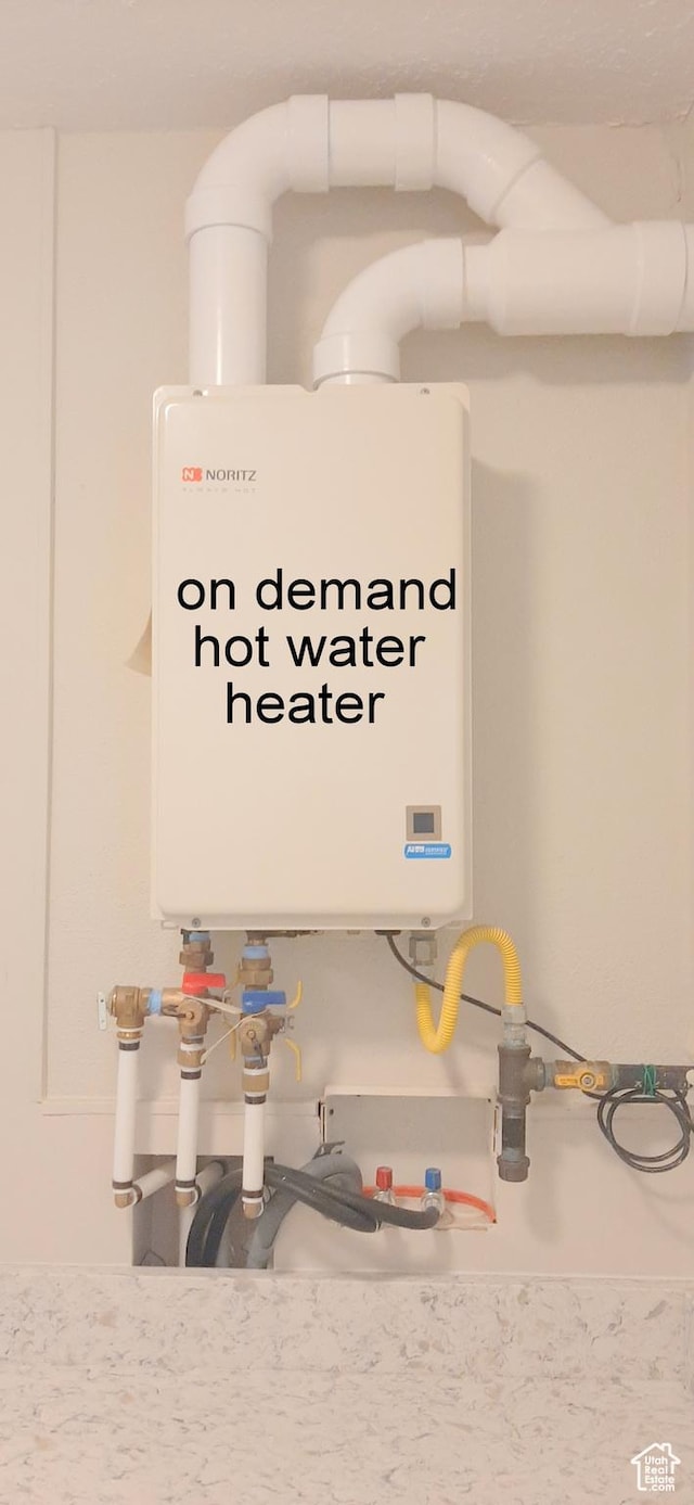 338 E 100 N, Moab, UT 84532 - details featuring water heater