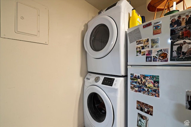 781 N 950 W, Orem, UT 84057 - laundry area featuring laundry area, stacked washer / drying machine, and electric panel
