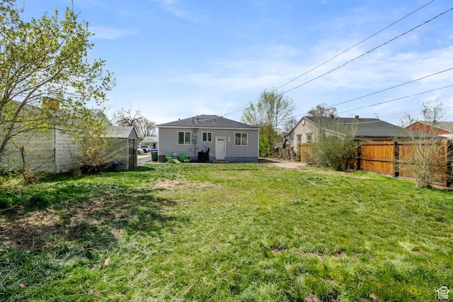 922 N Colorado St, Salt Lake City, UT 84116 - view of yard featuring fence