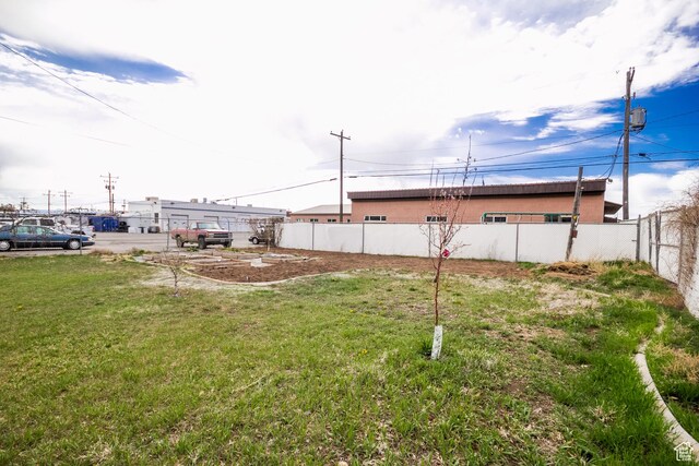 418 E 100 N, Vernal, UT 84078 - view of yard with fence