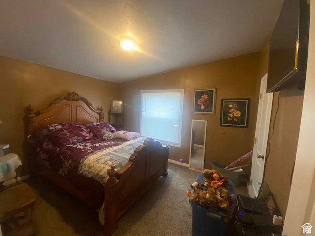 5141 W 940 S, Roosevelt, UT 84066 - carpeted bedroom with vaulted ceiling and baseboards
