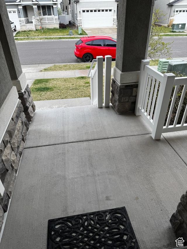 view of patio / terrace with covered porch