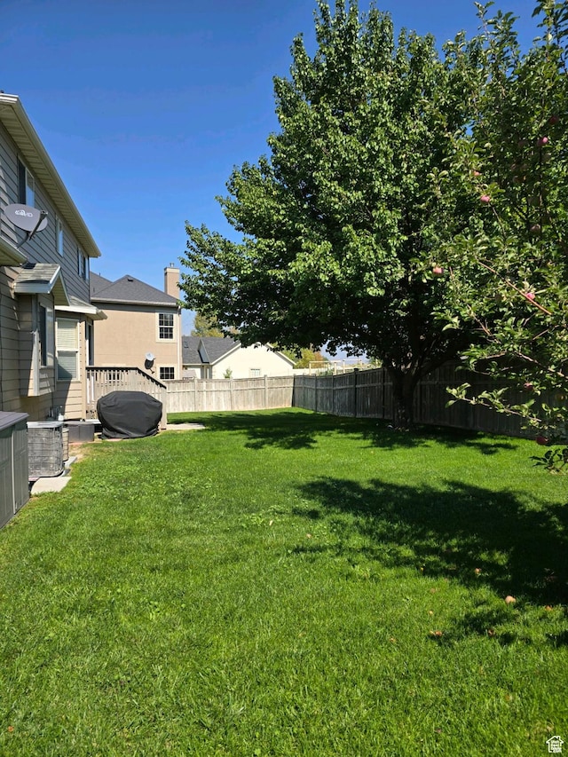 7532 N Castle Rock Rd E, Eagle Mountain, UT 84005 - view of yard featuring fence