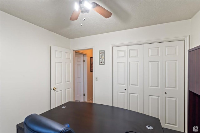 214 N Mountain Rd, Fruit Heights, UT 84037 - office featuring a textured ceiling and a ceiling fan