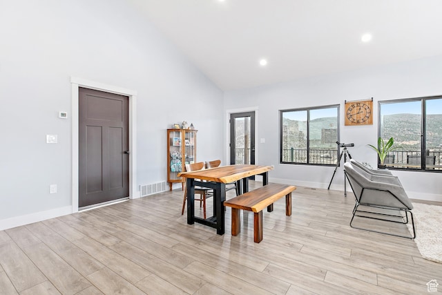 1678 S Ridgeline Dr Unit 1276, Heber City, UT 84032 - dining space featuring high vaulted ceiling, light wood-type flooring, baseboards, visible vents, and recessed lighting