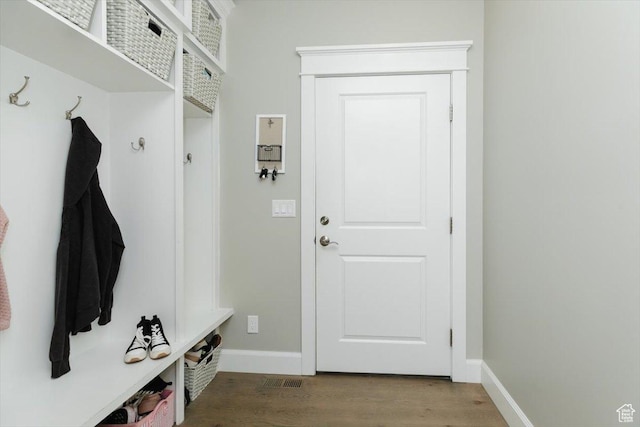 535 N Pheasant Hollow Ln, Mendon, UT 84325 - mudroom with baseboards and wood finished floors