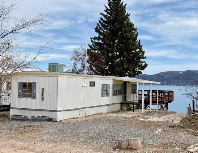2904 S Edgemont Dr, Garden City, UT 84028 - view of front of home featuring a mountain view