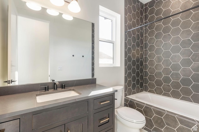 496 E Kayak Dr Unit 306, Hideout, UT 84036 - full bath featuring toilet, vanity, and tiled shower / bath