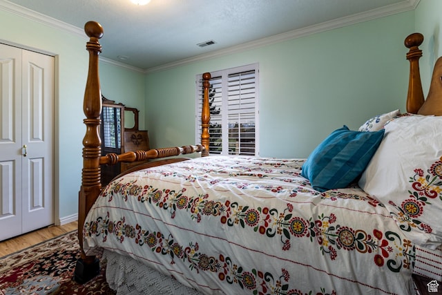 637 S Pine Meadow Ln, Tooele, UT 84074 - bedroom featuring ornamental molding, wood finished floors, and visible vents