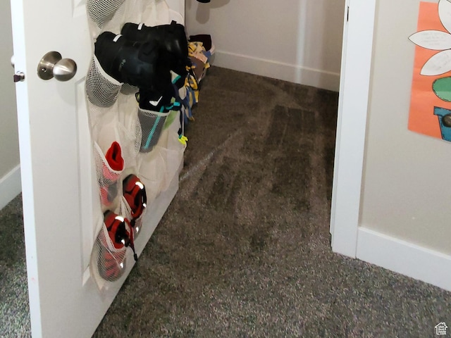 room details featuring baseboards