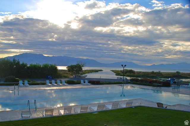 1137 S Topaz Rd, Saratoga Springs, UT 84045 - community pool with a water and mountain view