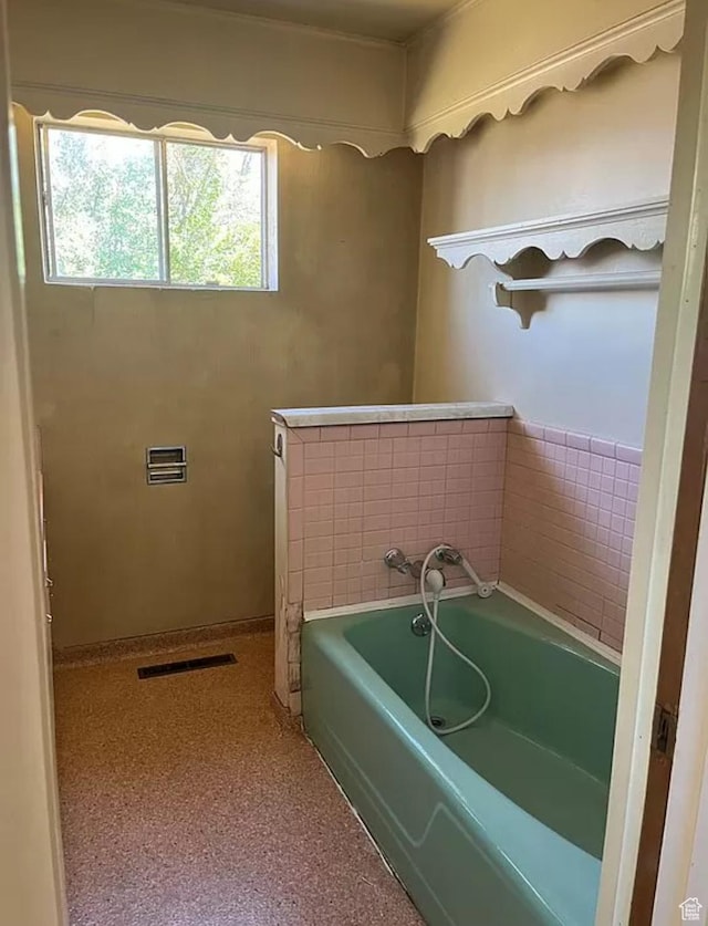 3440 S 4000 E, Vernal, UT 84078 - bathroom with a garden tub and visible vents