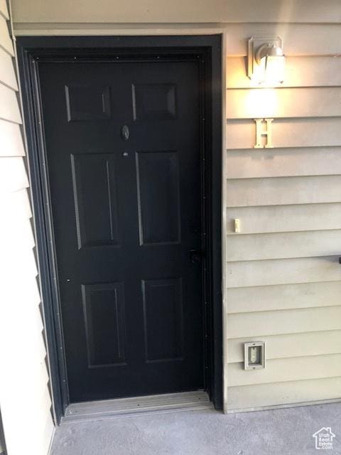view of property entrance