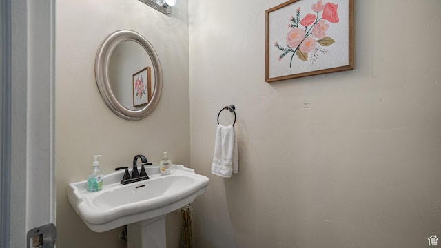 6661 W Merlot Way, West Jordan, UT 84081 - bathroom featuring a sink