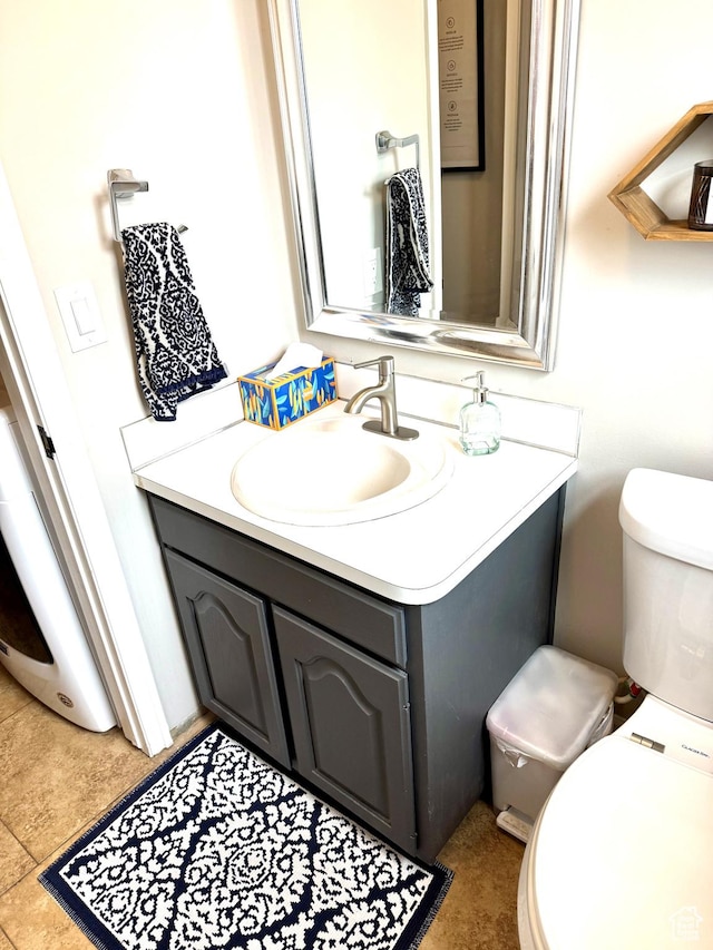 977 S Via La Costa Way, Kaysville, UT 84037 - half bath featuring toilet and vanity