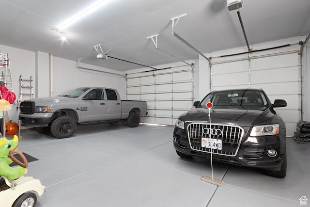 6982 W Majestic View Ln S, Herriman, UT 84096 - garage with a garage door opener