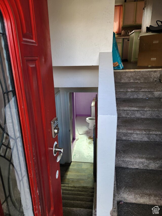 470 S Whitesides St, Layton, UT 84041 - view of stairway