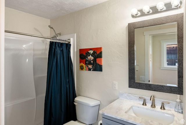 975 N 1400 W, Preston, ID 83263 - full bath featuring a textured wall, a shower with curtain, and a textured ceiling