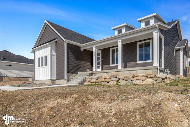 view of front of property with covered porch
