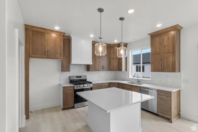 556 N 800 W, Smithfield, UT 84335 - kitchen with stainless steel appliances, a sink, recessed lighting, and tasteful backsplash