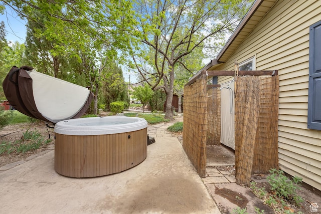 168 S 100 W, Moab, UT 84532 - view of patio with a hot tub