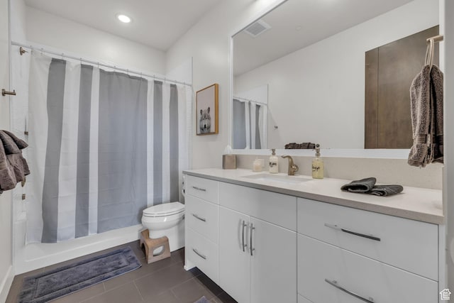 1622 E Abajo Peak Cir Unit Tv-23, Heber City, UT 84032 - bathroom featuring tile patterned floors, toilet, visible vents, a shower with shower curtain, and vanity