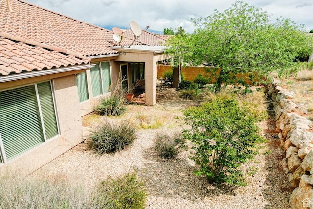 view of yard featuring fence