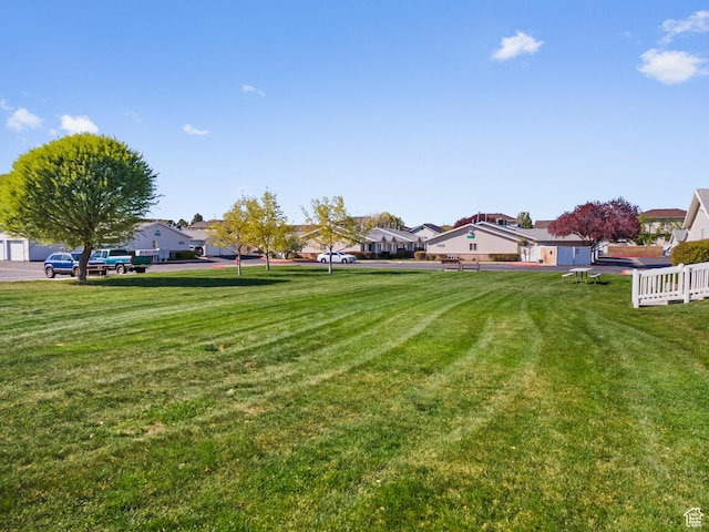 view of yard with a residential view