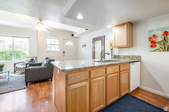 2503 S 160 E Unit 6D, Ogden, UT 84401 - kitchen featuring a ceiling fan, a sink, light wood-type flooring, dishwasher, and a peninsula