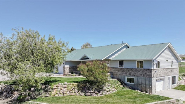 1176 E 900 S, Preston, ID 83263 - view of front of home with a front yard, a garage, and driveway