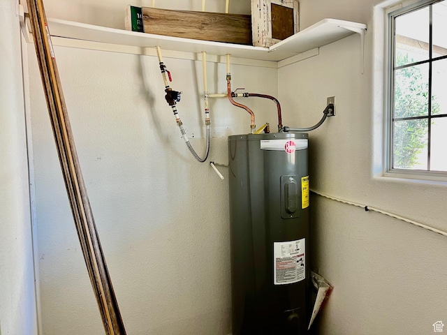 1050 W Red Hills Pkwy Unit 64, Washington, UT 84780 - utilities with water heater
