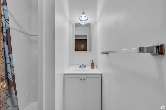 311 E 100 S, Springville, UT 84663 - bathroom with vanity and curtained shower
