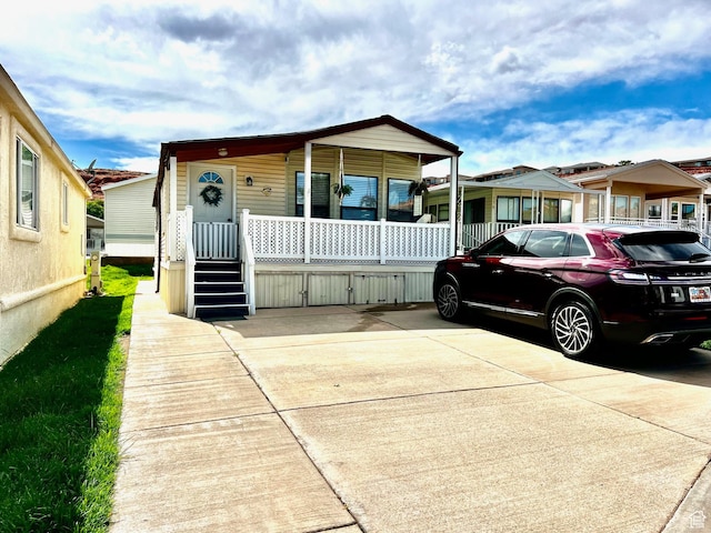view of front of house featuring a porch