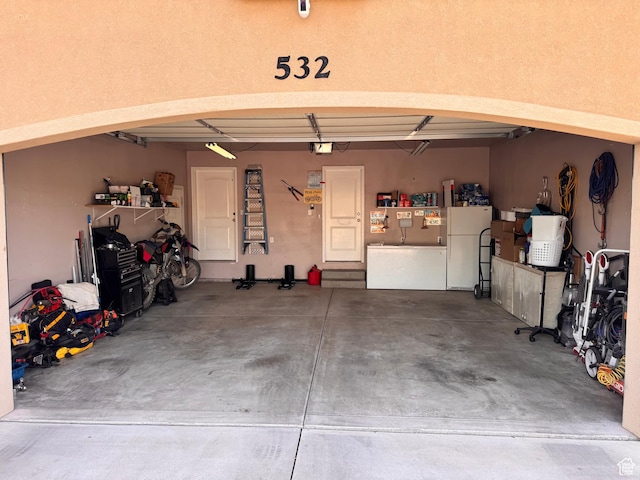 532 N 300 E, Roosevelt, UT 84066 - garage featuring a garage door opener