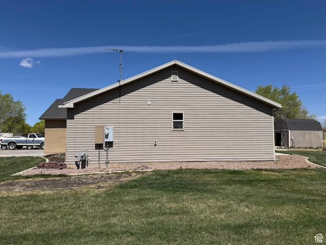 532 N 300 E, Roosevelt, UT 84066 - view of side of property with a yard