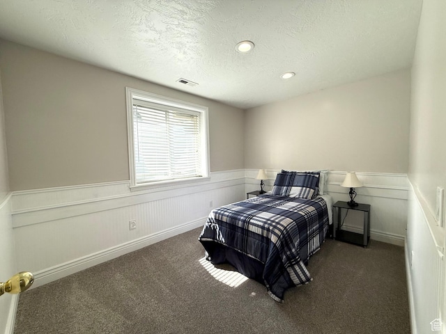 909 E 1520 N, American Fork, UT 84003 - bedroom featuring wainscoting, carpet floors, a textured ceiling, and recessed lighting