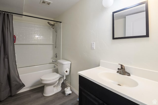 1373 W 925 S, Vernal, UT 84078 - bathroom with shower / bath combination with curtain, wood finished floors, visible vents, toilet, and vanity