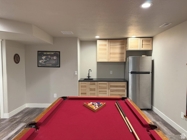 9104 N Cornwall Way E, Eagle Mountain, UT 84005 - playroom with billiards, dark wood-style floors, baseboards, recessed lighting, and wet bar